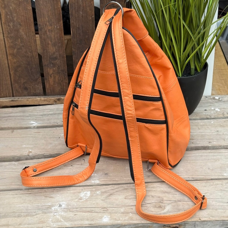 skindrygsæk i mandarin farvet lammeskind - best of the rest  - Freja skind