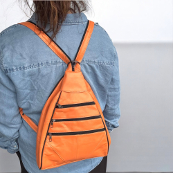 skindrygsæk i mandarin farvet lammeskind - best of the rest  - Freja skind