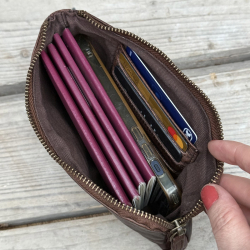 Brun Laurel mobilpung - Montana - Freja skind