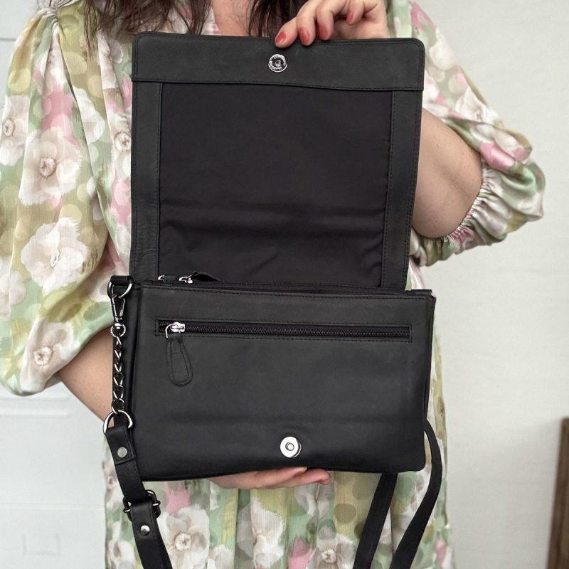 Linda dametaske med klap - Sort kalveskind - Leather design - Freja skind
