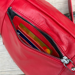 Rød Sanne bumbag i blød lammeskind - Eksklusiv hos Freja skind