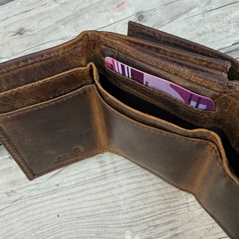 Penny läderplånbok i rustik hunterbrunt läder - Leather design
