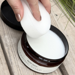Rensesæbe - cleaningsoap fra danske Micare - læder og skindrens - dansk naturprodukt - Freja skind