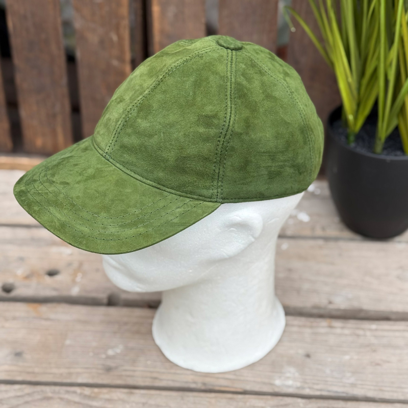 Grøn ruskinds cap - Freja skind