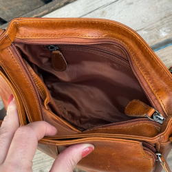 Inez skuldertaske - cognac bøffellæder - Leather design - Freja skind