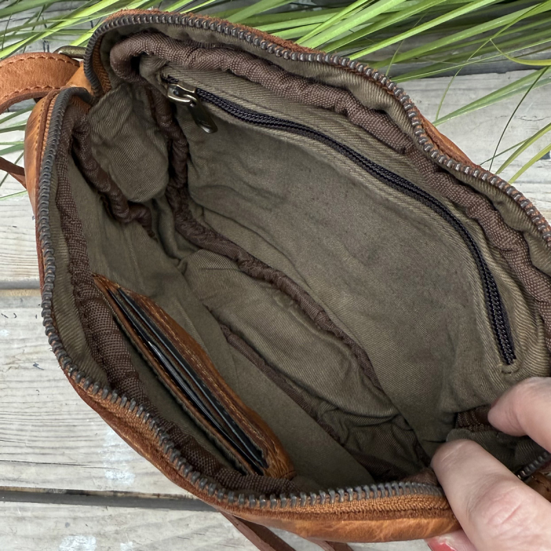 Eldora crossbody taske i rustik bøffellæder - Montana 272401
