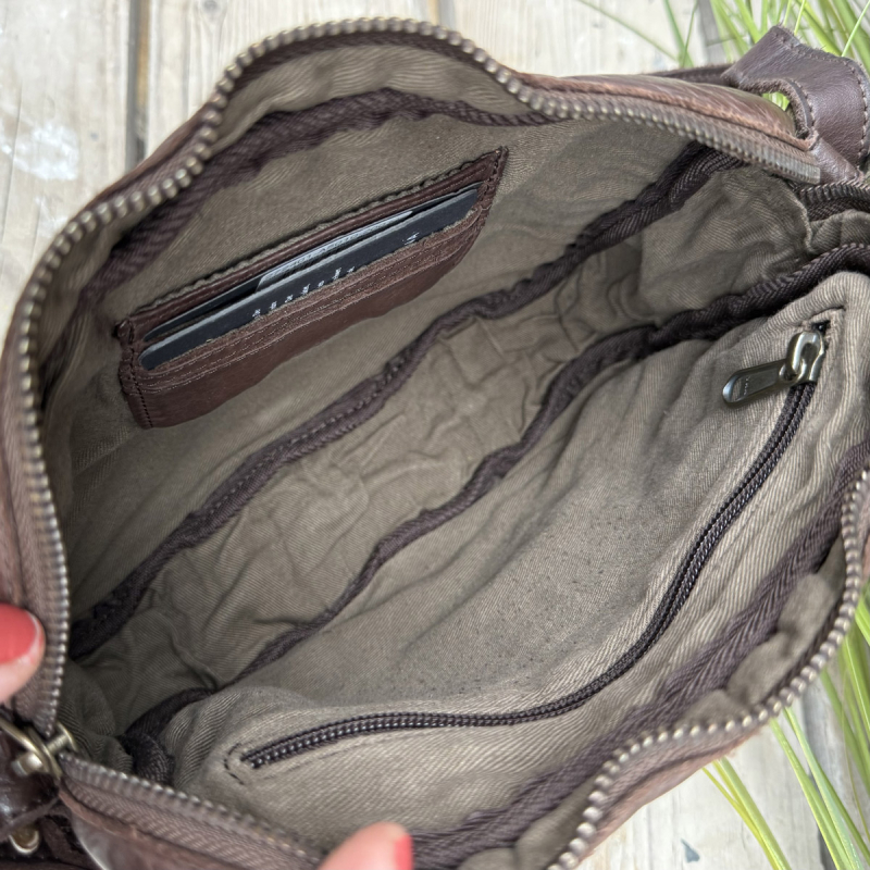 Eldora crossbody taske i rustik bøffellæder - Montana 272401