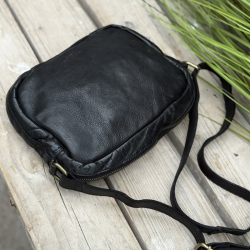 Eldora crossbody taske i rustik bøffellæder - Montana 272401