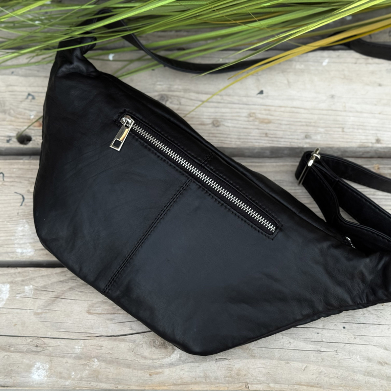 Stor sort Madison bumbag i blød lammeskind - Freja skind