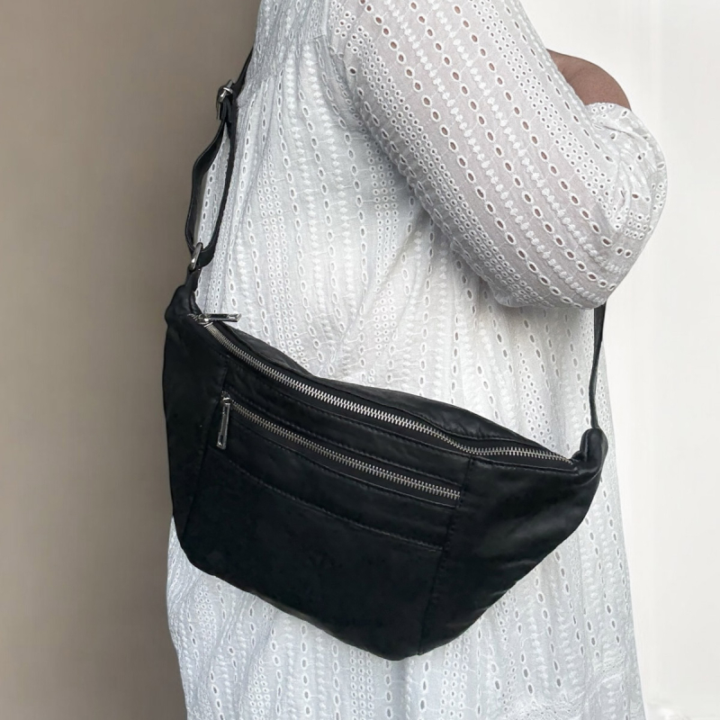 Stor sort Madison bumbag i blød lammeskind - Freja skind