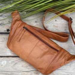 Stor Silja bumbag i lys cognac lammeskind - Freja skind