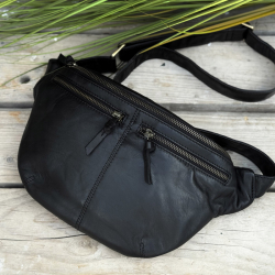 Maiken bumbag i blød sort lammeskind - God stor bumbag med plads til det meste - Eksklusiv hos Freja skind