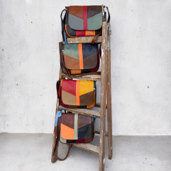 Dalia multicolor skindtaske med klap - Best of the rest kollektion - Freja skind