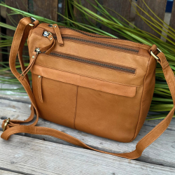 Misha crossbody taske i blød kalveskind - Treats - Freja skind