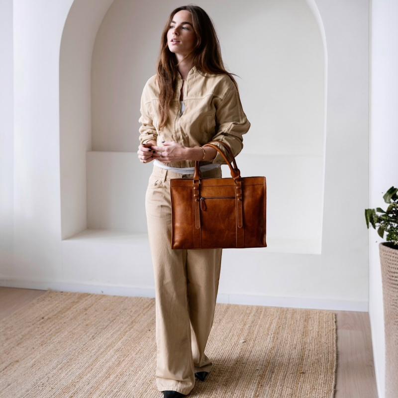 Pamela arbejdstaske i læder - cognac - UR 1215 Leather design - Freja skind Pamela arbejdstaske i læder - cognac - UR 1215 Leather design - Freja skind