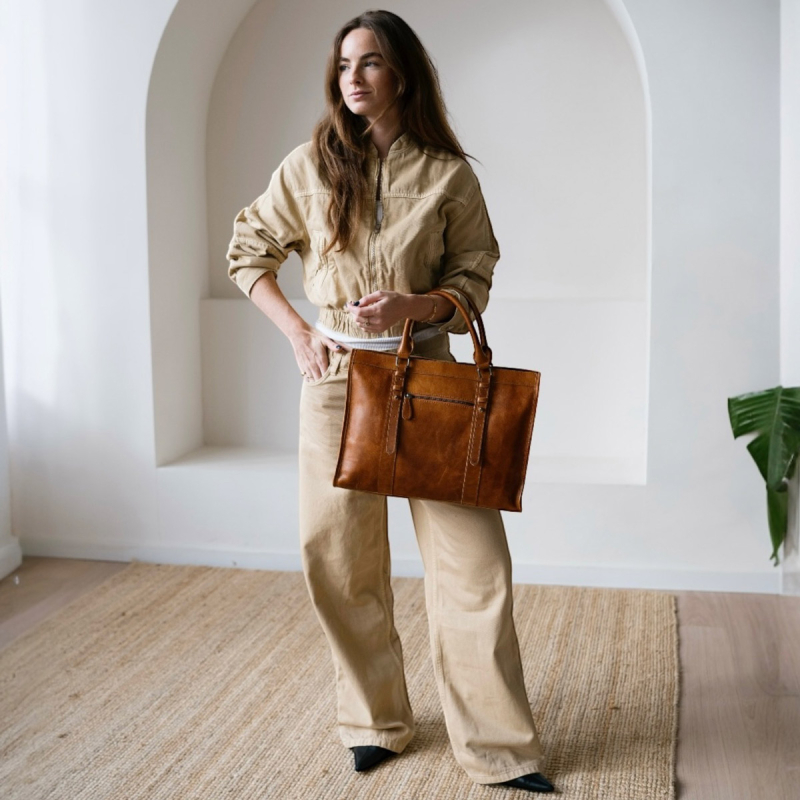 Pamela arbejdstaske i læder - cognac - UR 1215 Leather design - Freja skind Pamela arbejdstaske i læder - cognac - UR 1215 Leather design - Freja skind