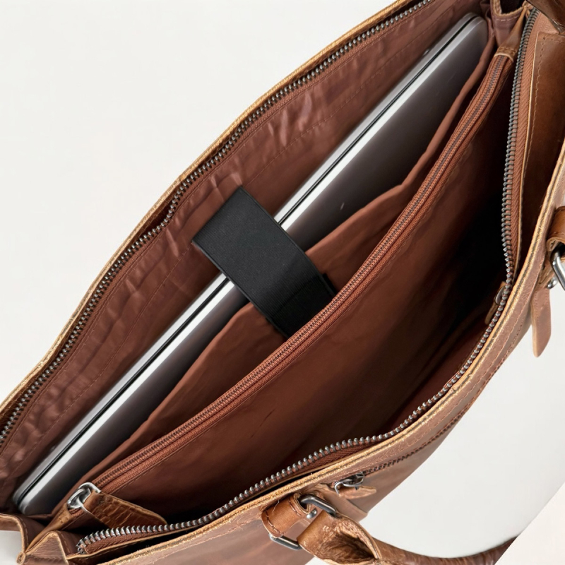 Smuk arbejdstaske i patineret cognac bøffelskind Smuk arbejdstaske i patineret cognac bøffelskind