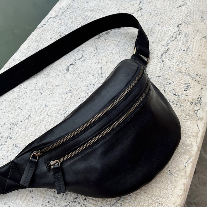 sort Mandello bumbag - kalvelæder - Montana - Freja skind