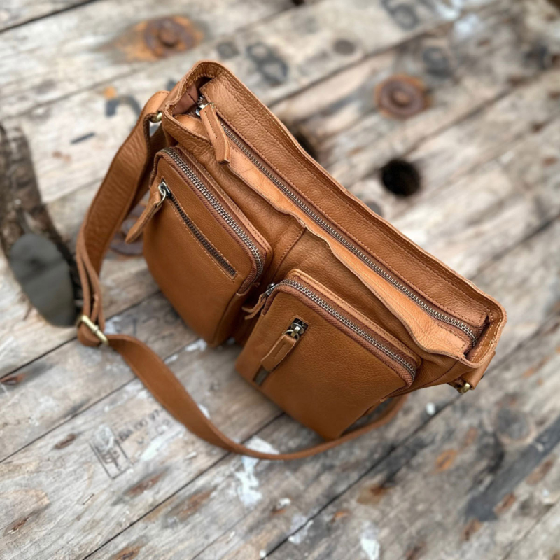 Berta crossbody taske i cognac skind - Treats - Freja skind