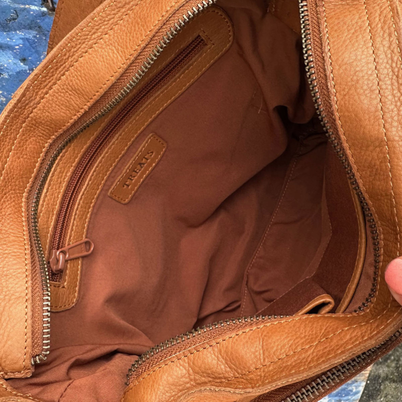 Berta crossbody taske i cognac skind - Treats - Freja skind