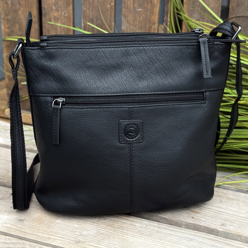 Louise skuldertaske i blød sort bøffel - Leather design - Freja skind