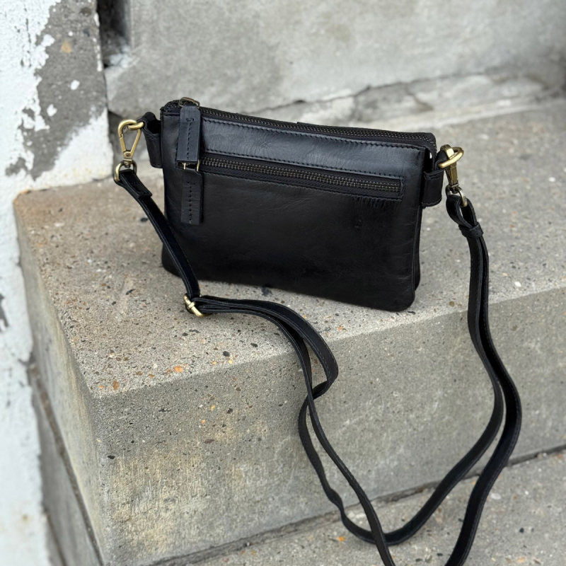 Bellano crossbody taske i sort bøffellæder - Montana - Freja skind