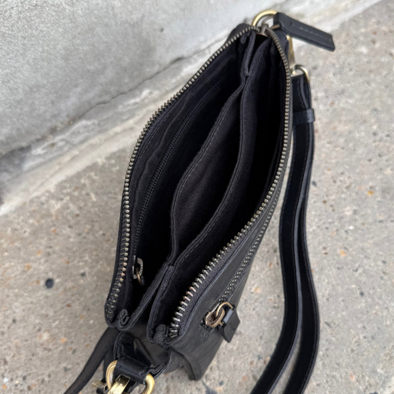 Bellano crossbody taske i sort bøffellæder - Montana - Freja skind