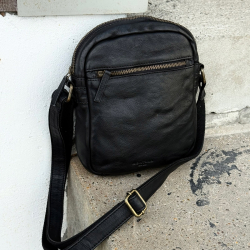 Herretaske i sort bøffelskind - Richmond fra danske Montana - Freja skind