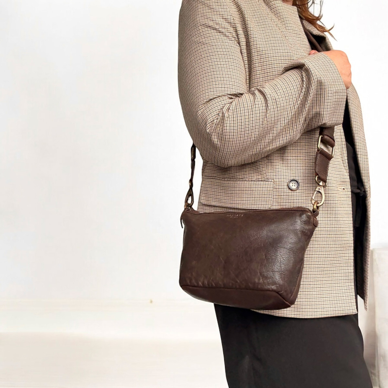 Brun Vona crossbody taske fra Montana - Blød bøffellæder