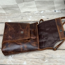 Luciana skuldertaske i patineret brun bøffellæder - Leather design - Freja skind