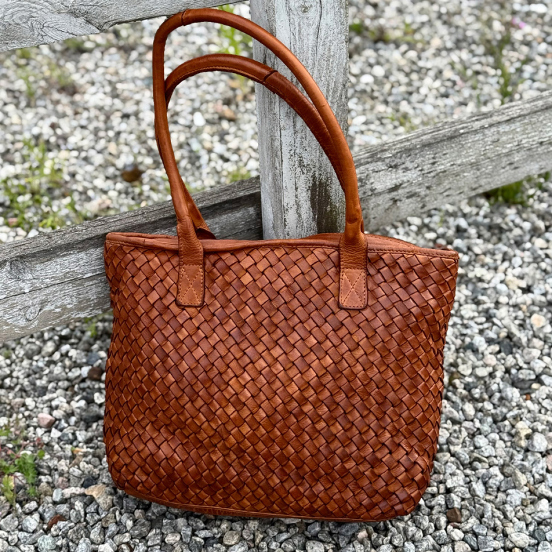 Carbella axelväska med flätning - Vacker cognac läder - Montana