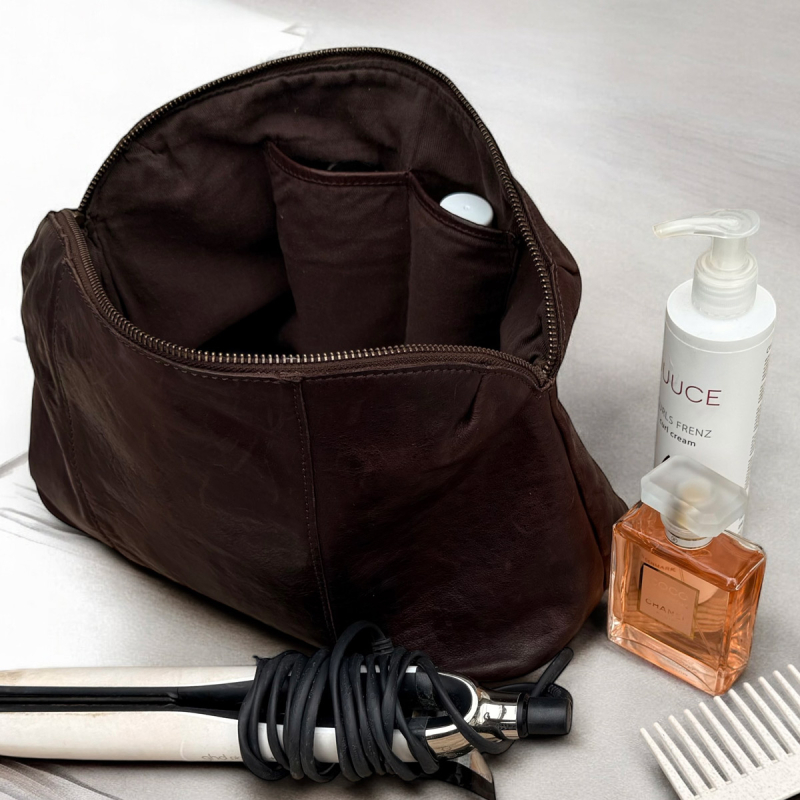 Eden toilettaske i blød brun bøffelskind - Til hende og ham - Montana