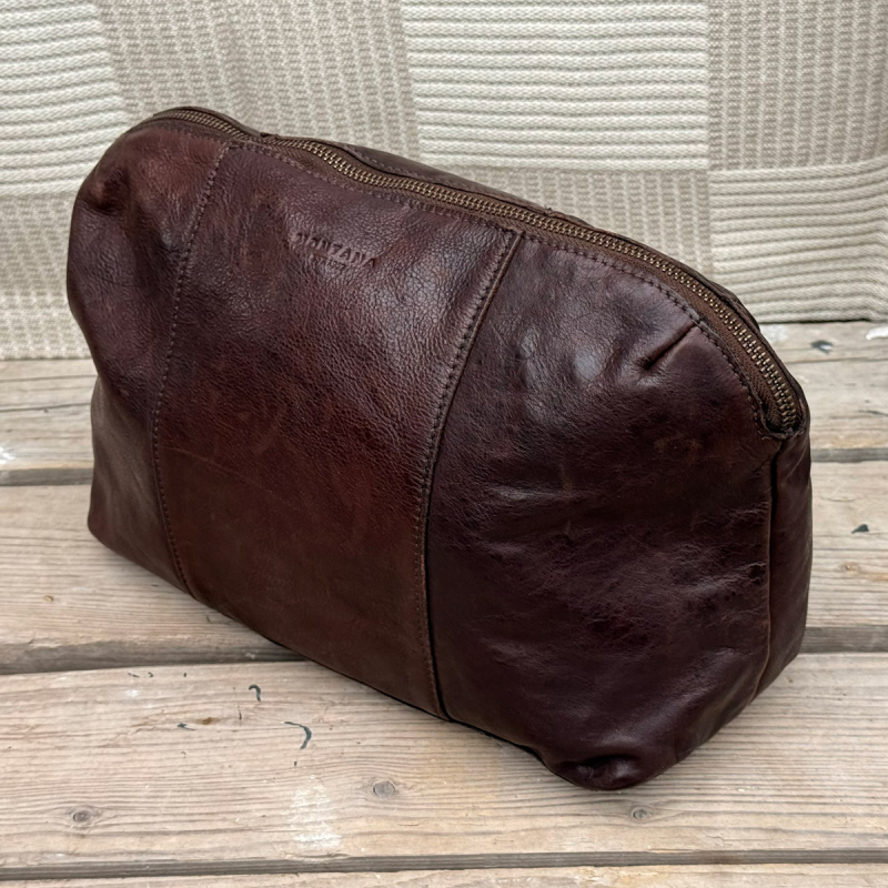 Eden toilettaske i brun skind - Montana - Freja skind