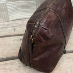 Eden toilettaske i brun skind - Montana - Freja skind