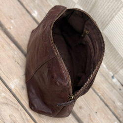 Eden toilettaske i brun skind - Montana - Freja skind