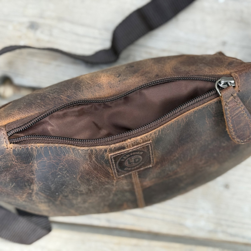 Buff bæltetaske i brun bøffellæder - Unisex - Leather design