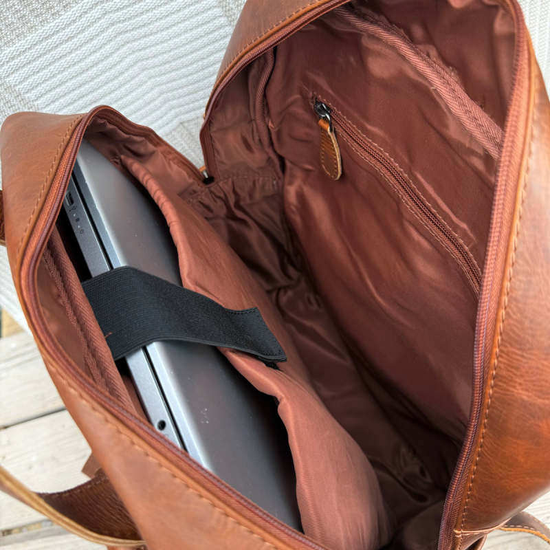 Rotterdam ryggsäck i cognac buffelläder - Pc fack - Leather design