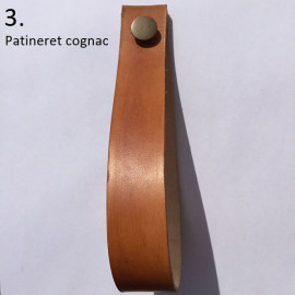 Læderknag med trykknap  - patineret cognac