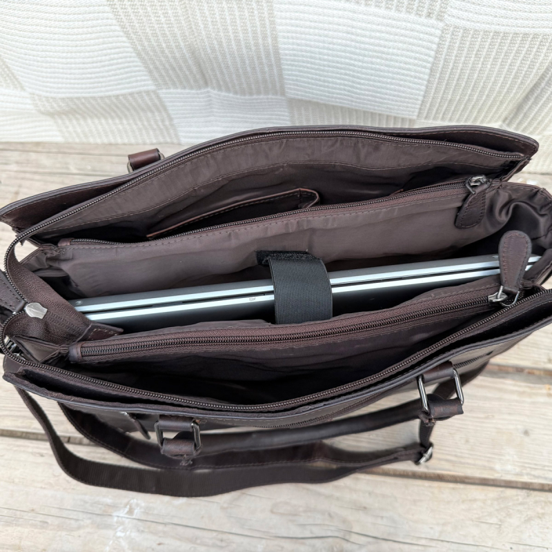 Damernas pc-väska i mörkbrunt buffelläder - För 15,6" pc - Leather design