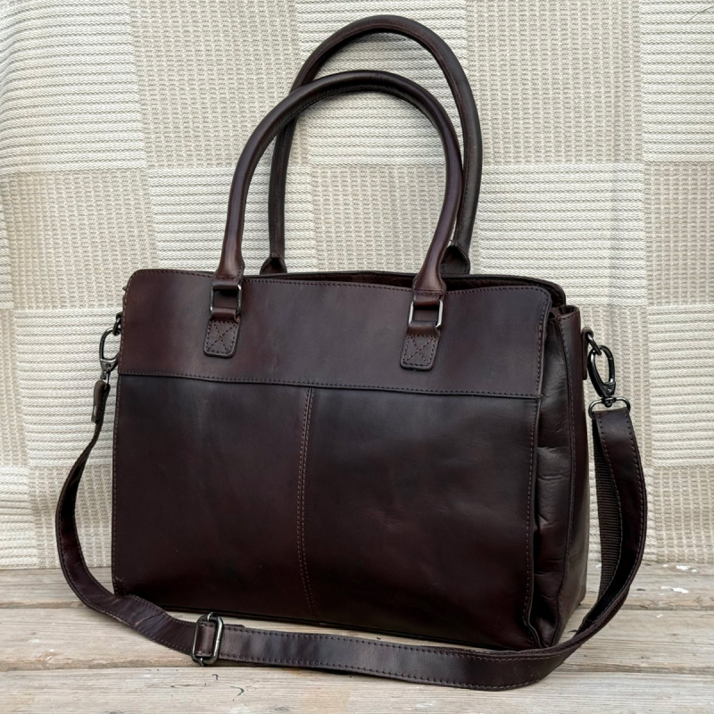 Damernas pc-väska i mörkbrunt buffelläder - För 15,6" pc - Leather design