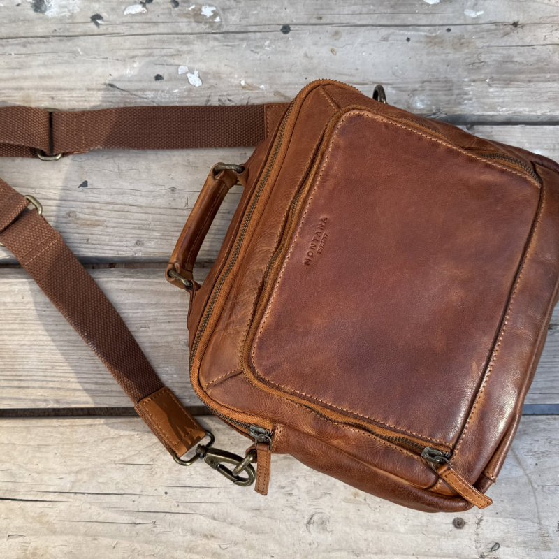 Emery crossbody taske i cognac bøffel - Montana - Freja skind
