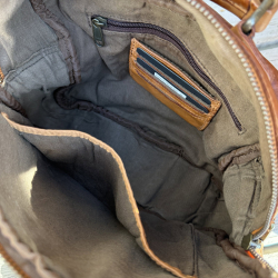 Emery crossbody taske i cognac bøffel - Montana - Freja skind