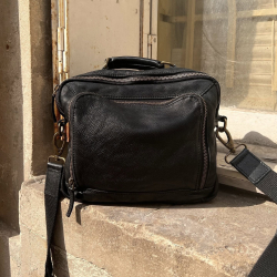 Sort Emery crossbody taske - bøffel - Montana - Freja skind