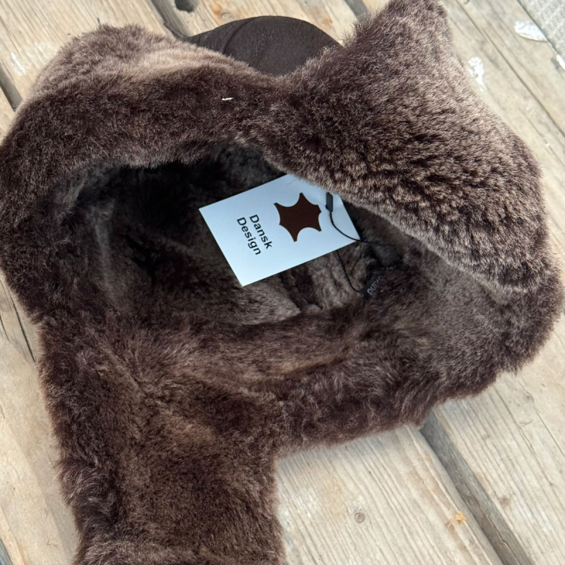 Brun Ushanka pelshue - Brun med brun pels - Vinterhue - Freja skind