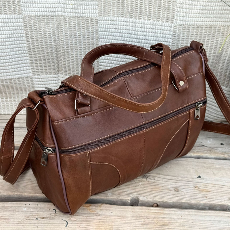 Anja skuldertaske i mørk cognac lammeskind - Freja skind