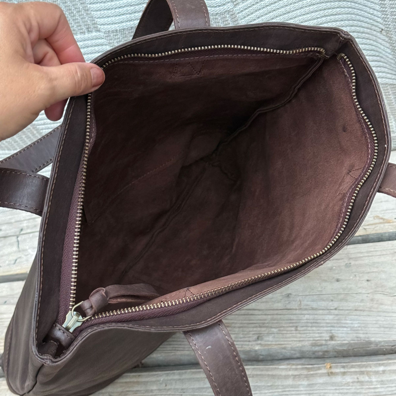 Valencia shopper i brun buffelläder - dragkedjestängning - Freja Skind