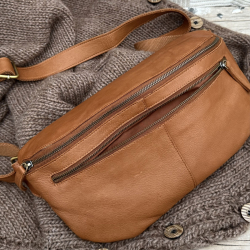 Billie bumbag i blød cognac skind - Treats - Freja skind