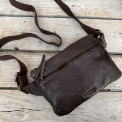 Brun Brisbin bumbag fra Montana - Lækker patineret og rustikt bøffellæder - Freja skind