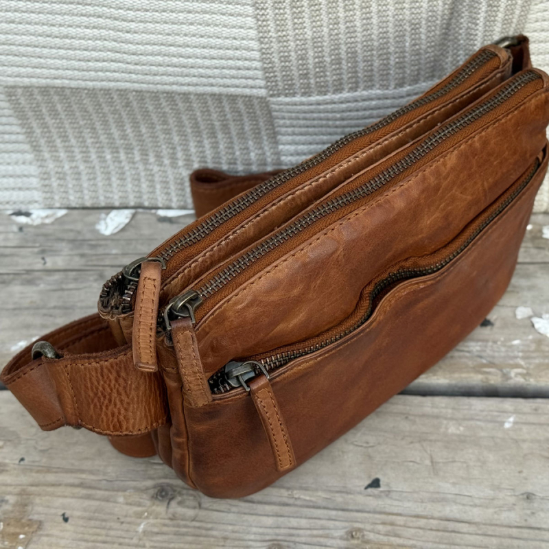 Brun Brisbin bumbag fra Montana - Lækker patineret og rustikt bøffellæder - Freja skind