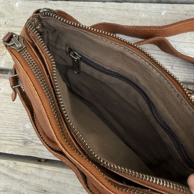 Brun Brisbin bumbag fra Montana - Lækker patineret og rustikt bøffellæder - Freja skind